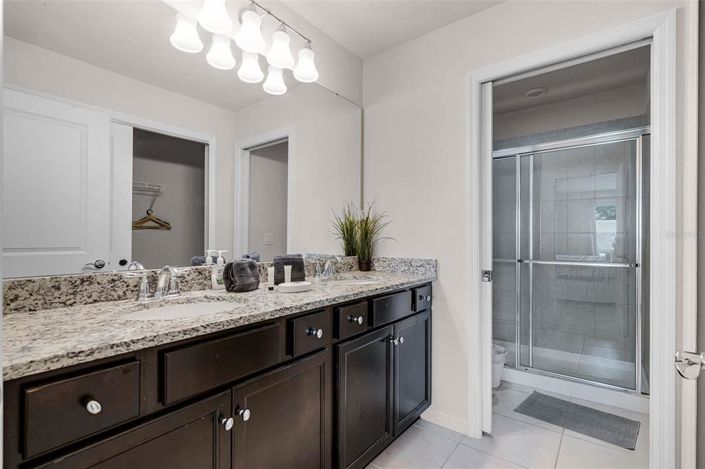 Image No.29-5 Bed Townhouse for sale