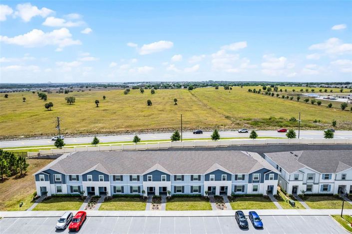 Image No.42-5 Bed Townhouse for sale