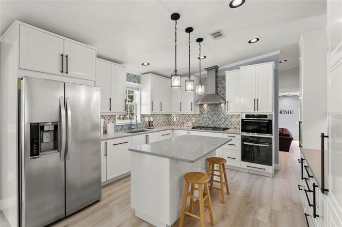 Image No.20-4 Bed Property for sale