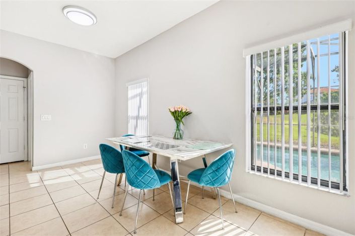 Image No.12-4 Bed Property for sale