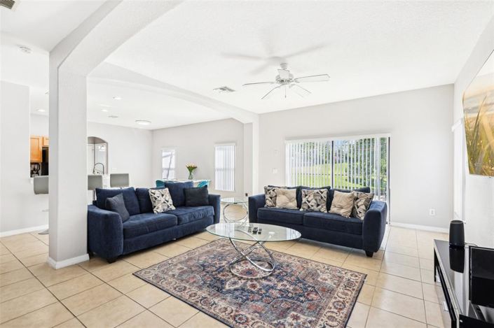 Image No.4-4 Bed Property for sale