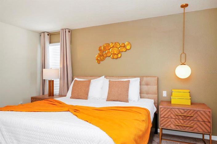 Image No.17-6 Bed Property for sale