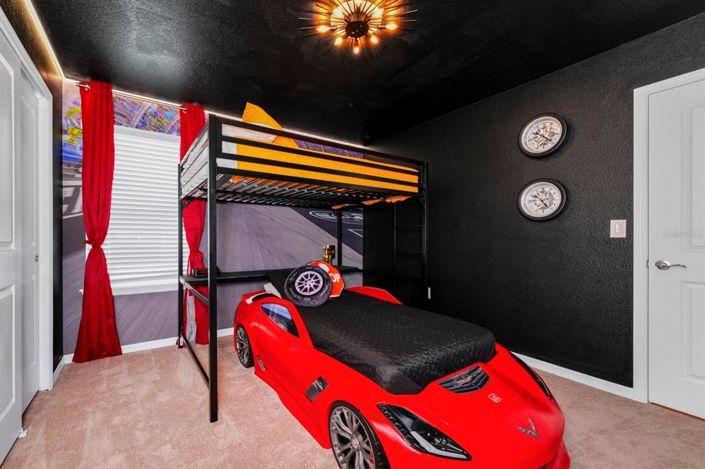 Image No.25-6 Bed Property for sale