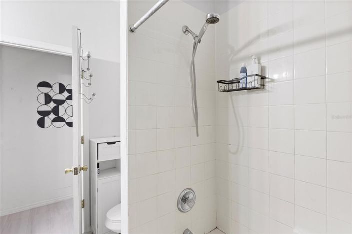 Image No.16-4 Bed Property for sale