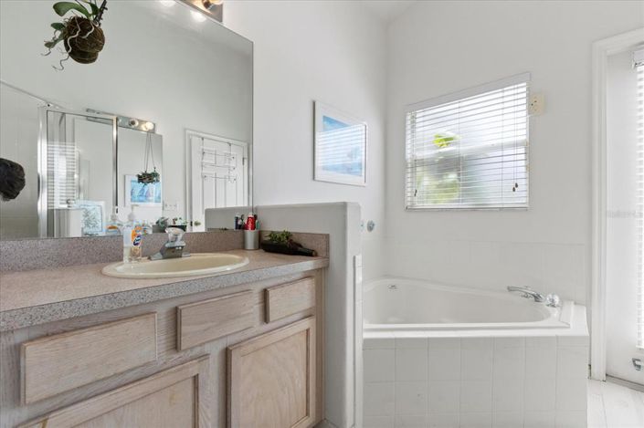 Image No.22-4 Bed Property for sale