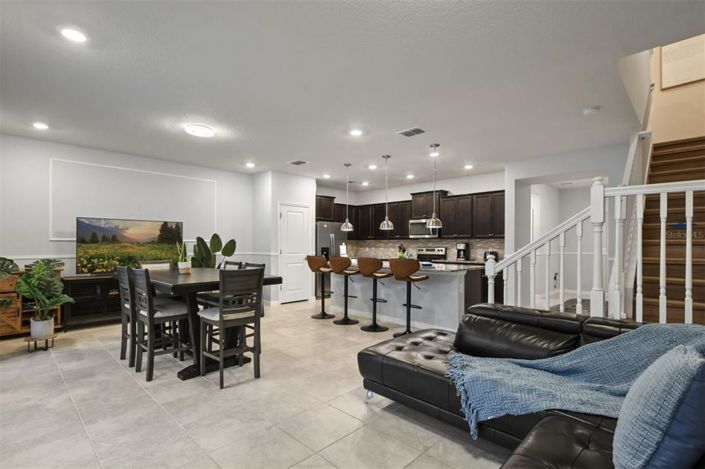 Image No.6-5 Bed Townhouse for sale