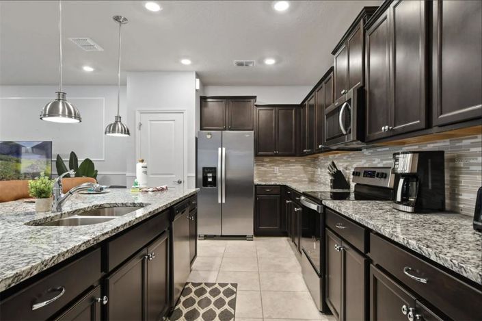 Image No.9-5 Bed Townhouse for sale