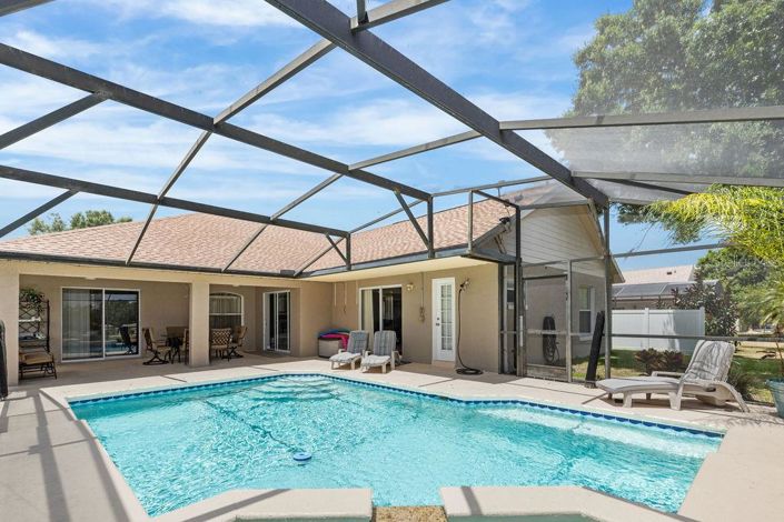 Image No.2-5 Bed Property for sale