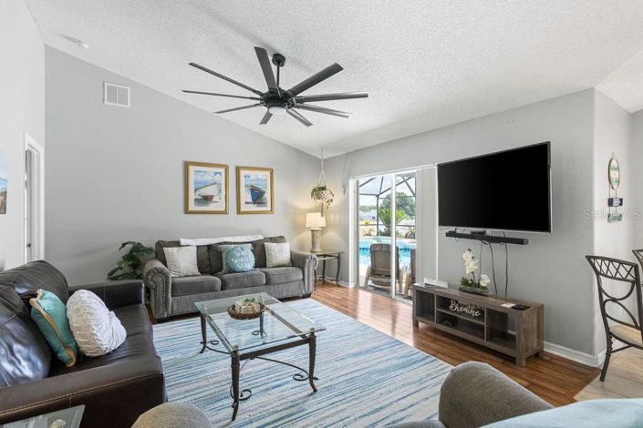 Image No.24-5 Bed Property for sale