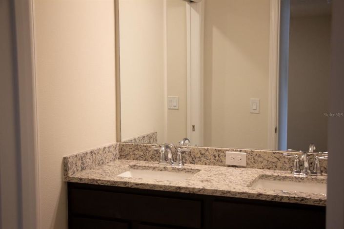 Image No.88-Maison de ville de 5 chambres à vendre à Clermont