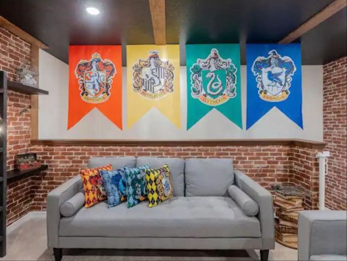 Image No.13-5 Bed Townhouse for sale