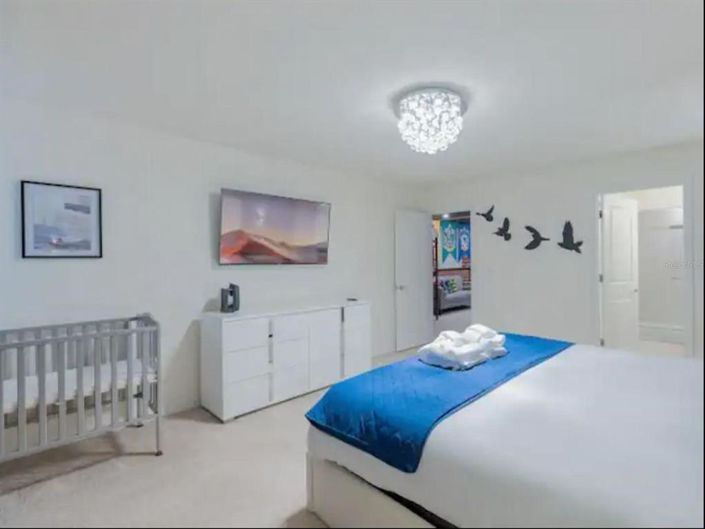 Image No.18-5 Bed Townhouse for sale