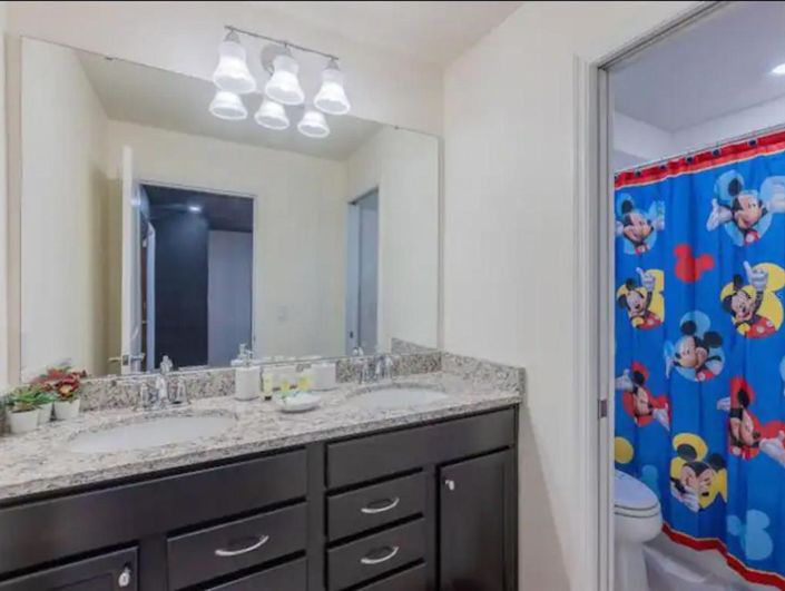 Image No.27-5 Bed Townhouse for sale