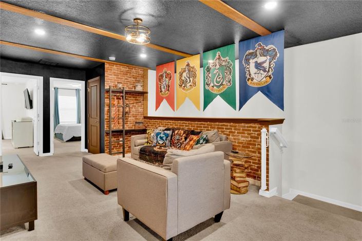 Image No.44-5 Bed Townhouse for sale