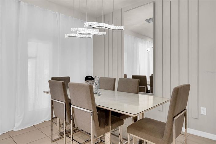 Image No.53-5 Bed Townhouse for sale