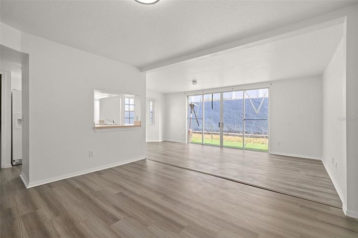 Image No.12-4 Bed Townhouse for sale