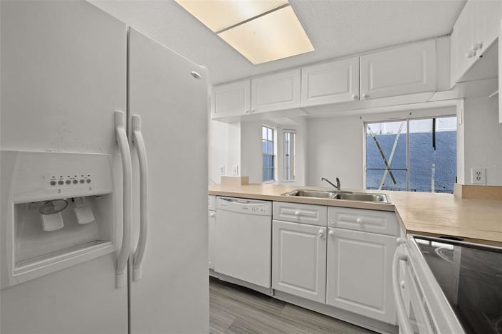 Image No.18-4 Bed Townhouse for sale