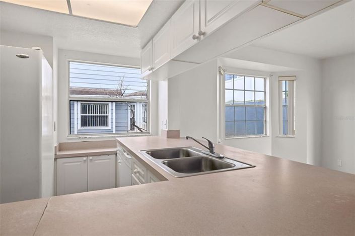 Image No.22-4 Bed Townhouse for sale