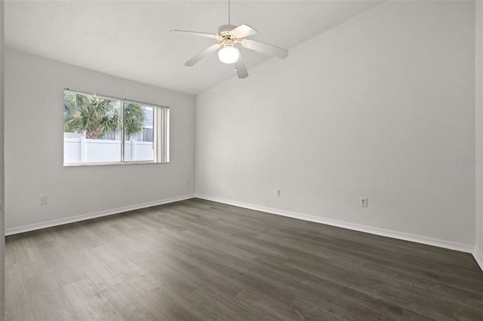 Image No.31-4 Bed Townhouse for sale