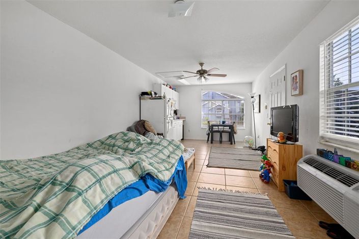 Image No.42-4 Bed Townhouse for sale