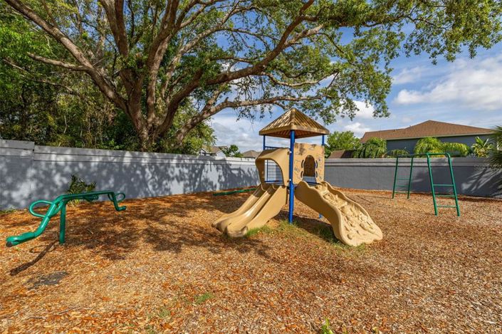 Image No.58-4 Bed Townhouse for sale