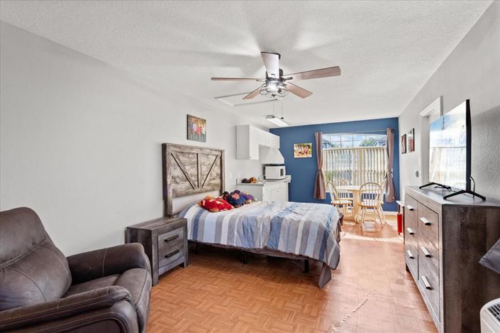 Image No.20-4 Bed Townhouse for sale