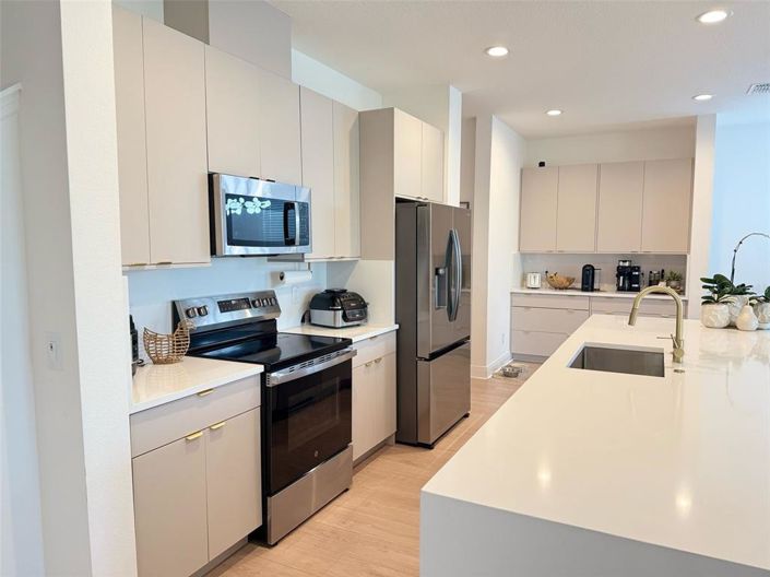 Image No.10-4 Bed Property for sale