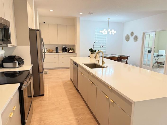 Image No.11-4 Bed Property for sale