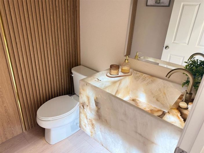 Image No.20-4 Bed Property for sale