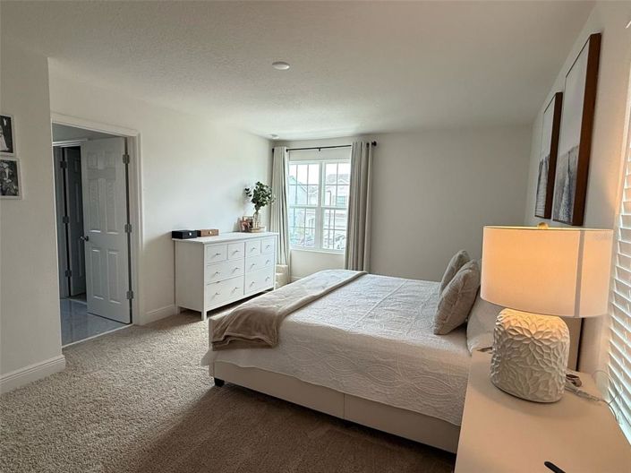 Image No.33-4 Bed Property for sale