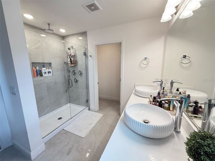 Image No.38-4 Bed Property for sale