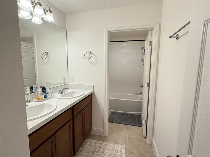 Image No.43-4 Bed Property for sale