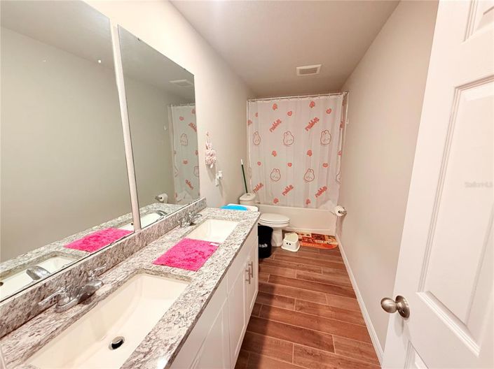 Image No.24-4 Bed Property for sale