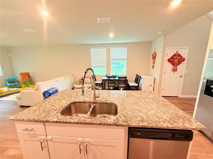 Image No.8-4 Bed Property for sale