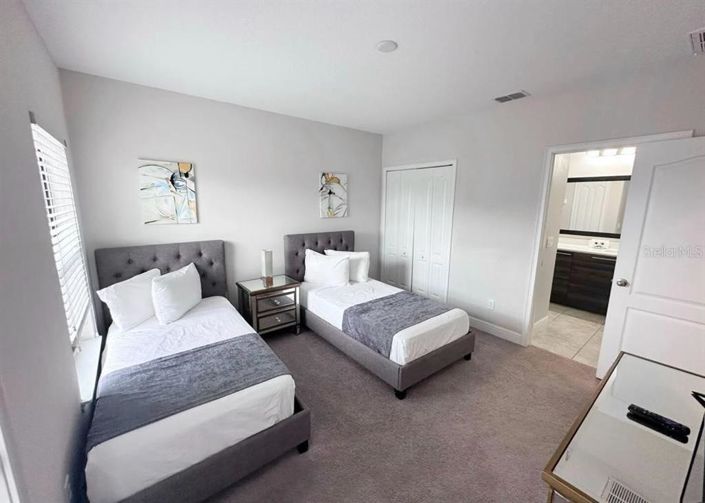 Image No.8-2 Bed Townhouse for sale