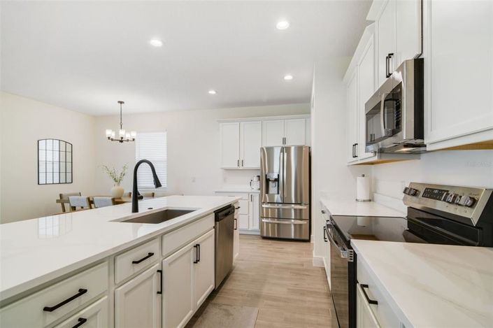 Image No.19-4 Bed Property for sale