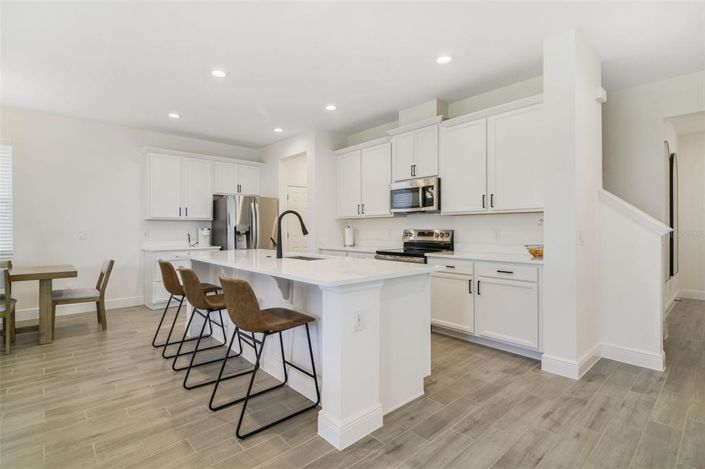 Image No.8-4 Bed Property for sale