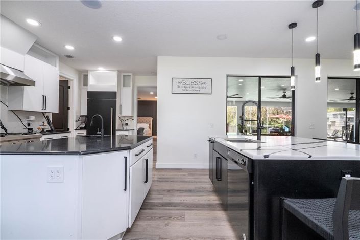 Image No.30-3 Bed Property for sale