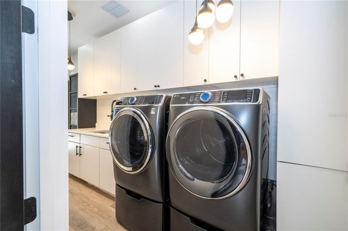 Image No.39-3 Bed Property for sale