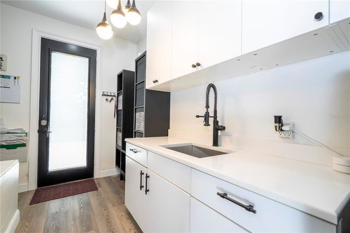 Image No.40-3 Bed Property for sale