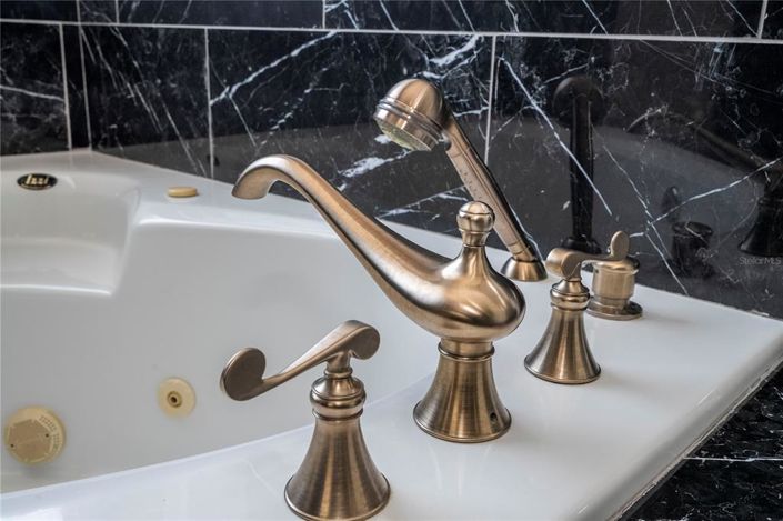 Image No.50-3 Bed Property for sale