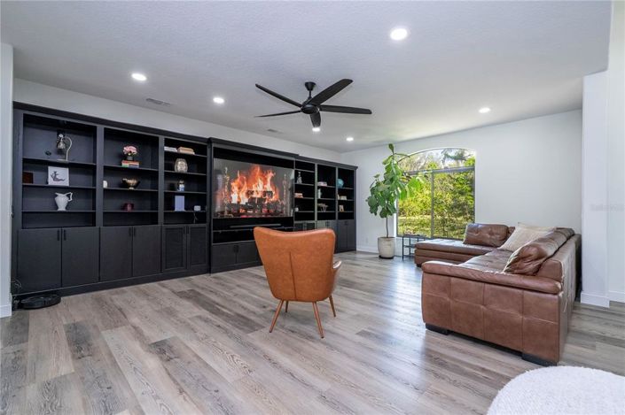 Image No.55-3 Bed Property for sale