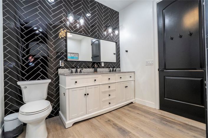 Image No.58-3 Bed Property for sale