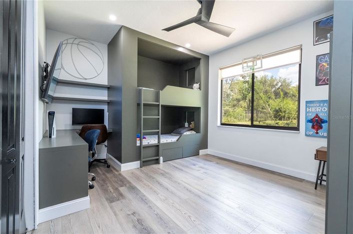 Image No.60-3 Bed Property for sale