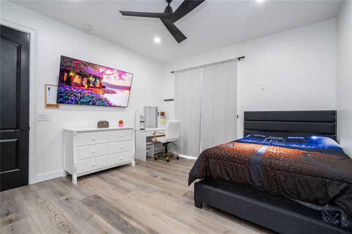 Image No.65-3 Bed Property for sale