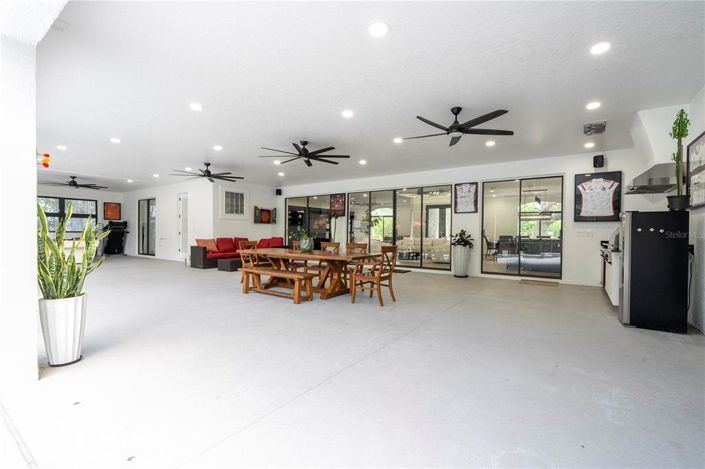 Image No.75-3 Bed Property for sale