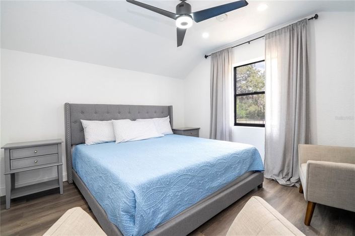 Image No.99-3 Bed Property for sale