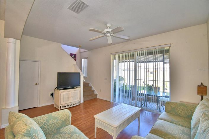 Image No.12-3 Bed Townhouse for sale