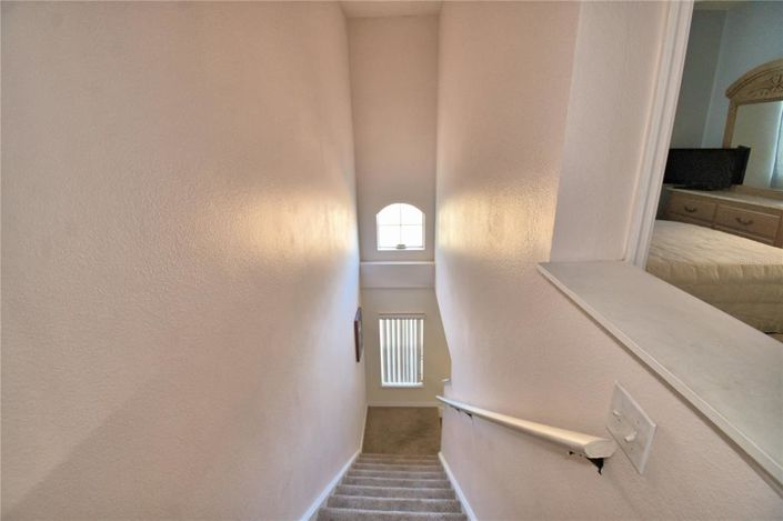 Image No.35-3 Bed Townhouse for sale