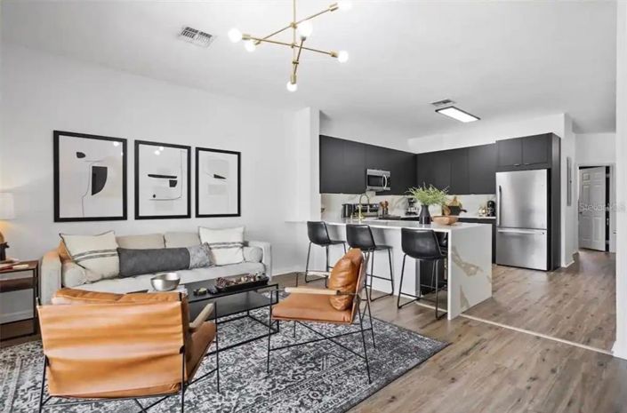 Image No.10-3 Bed Townhouse for sale